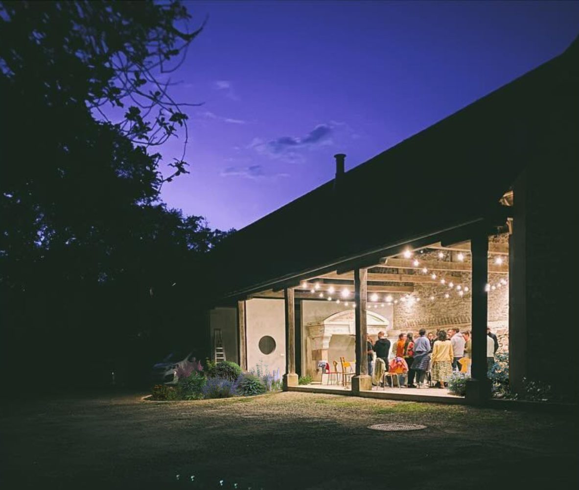 Hangar style guinguette avec jardin